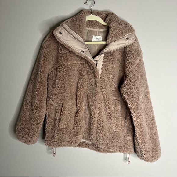 Abercrombie Taupe Teddy Sherpa Long Sleeve Jacket Women's Size Small - Picture 2 of 9